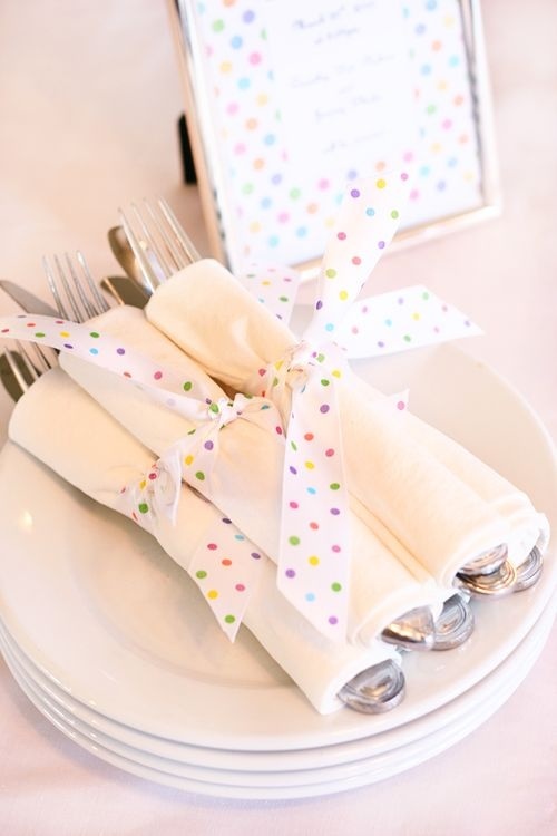 Adorably Feminine: Get Enchanted by Polka Dot Table Decor!♡にて紹介している画像