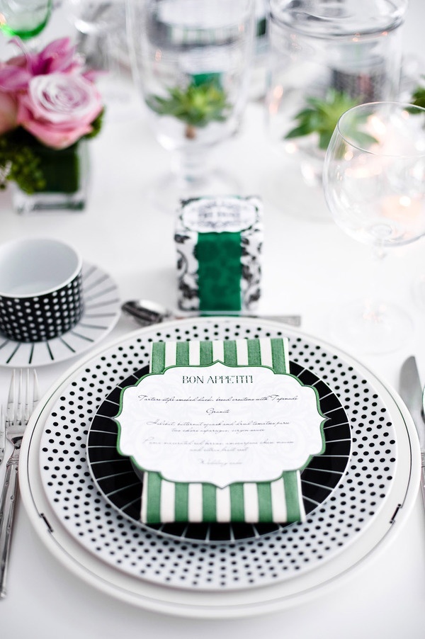 Adorably Feminine: Get Enchanted by Polka Dot Table Decor!♡にて紹介している画像