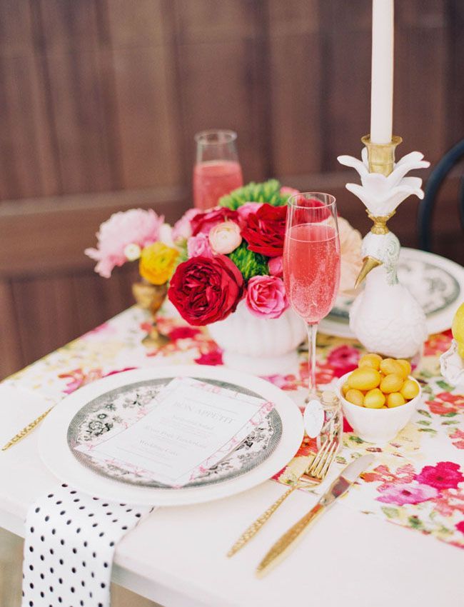 Adorably Feminine: Get Enchanted by Polka Dot Table Decor!♡にて紹介している画像