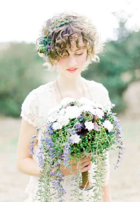 幸せが降り注ぐ＊横幅いっぱいのお花が可愛い『シャワーブーケ』が素敵です♡にて紹介している画像