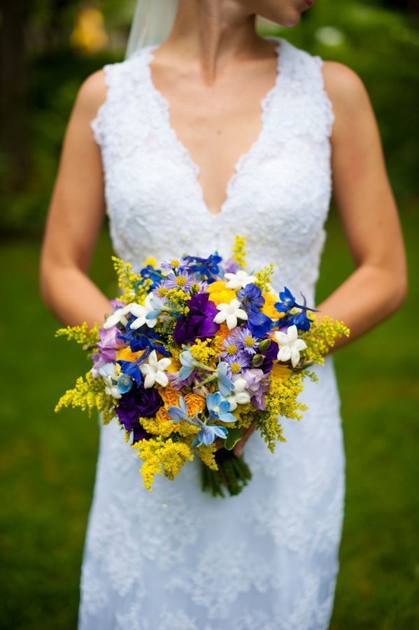 幸せが降り注ぐ＊横幅いっぱいのお花が可愛い『シャワーブーケ』が素敵です♡にて紹介している画像