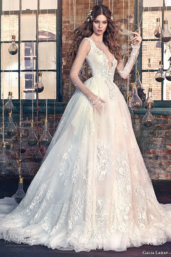 Spring 2016 Gallia Lahav's Latest Collection: Stunning Wedding Dresses Inspired by 'Snow White' ♡にて紹介している画像