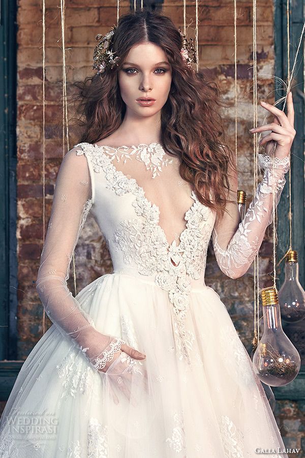 Spring 2016 Gallia Lahav's Latest Collection: Stunning Wedding Dresses Inspired by 'Snow White' ♡にて紹介している画像