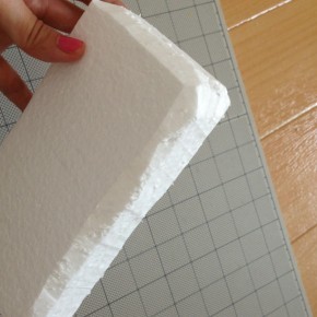 発泡スチロールでDIY！お花たっぷりふわふわ可愛い『クラッチバッグブーケ』の作り方＊にて紹介している画像