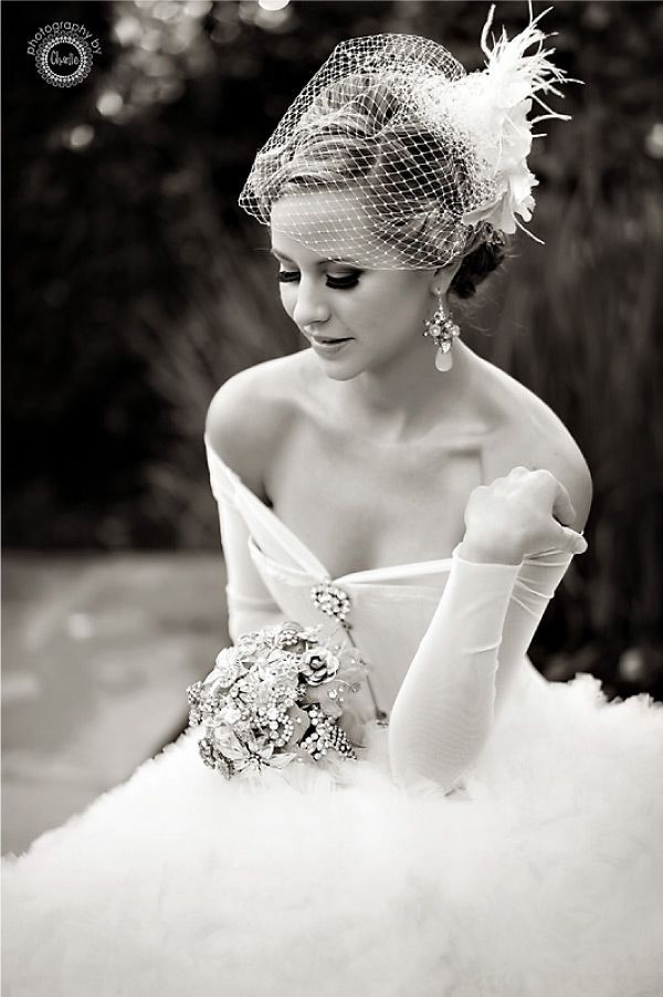 Classical and Cute♡ A Collection of Off-Shoulder Wedding Dresses Fit for a Queenにて紹介している画像