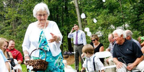 The Flower Girl's Proud Grandma: A Heartwarming Wedding Ceremony Filled with Family Love Found Abroad ♡にて紹介している画像