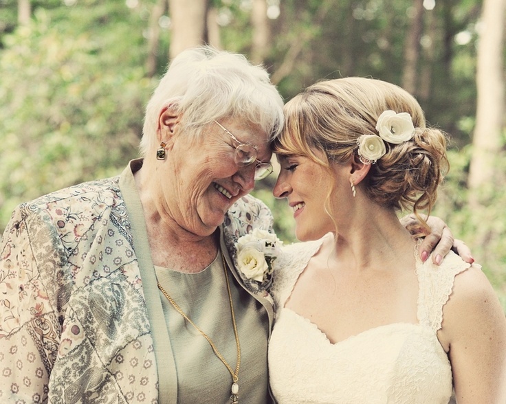 The Flower Girl's Proud Grandma: A Heartwarming Wedding Ceremony Filled with Family Love Found Abroad ♡にて紹介している画像