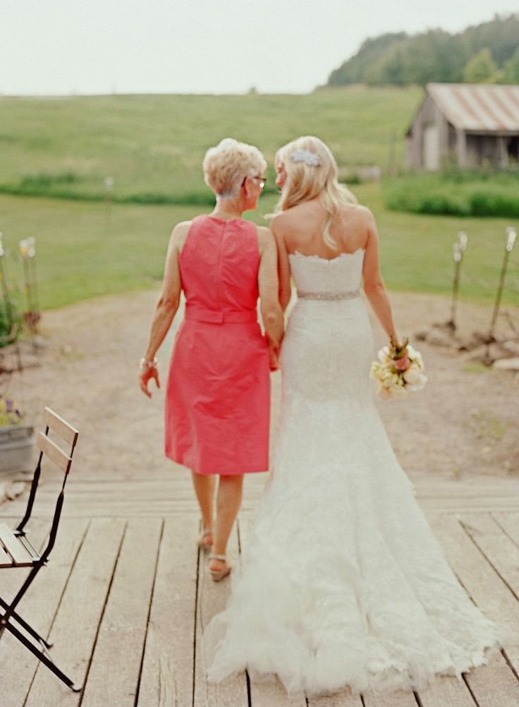 The Flower Girl's Proud Grandma: A Heartwarming Wedding Ceremony Filled with Family Love Found Abroad ♡にて紹介している画像