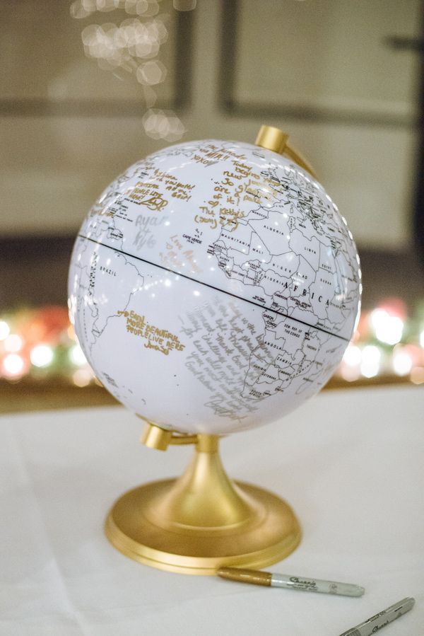 Joyful Messages of Blessing: Creative Ideas for a Guest Book Made by Everyone!にて紹介している画像