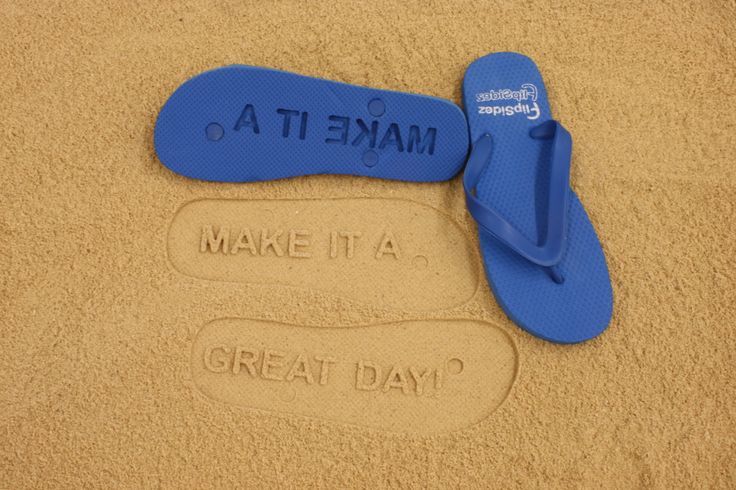 世界中の砂浜に愛を刻みたい♡足跡に文字が残る『メッセージサンダル』って知ってる？にて紹介している画像