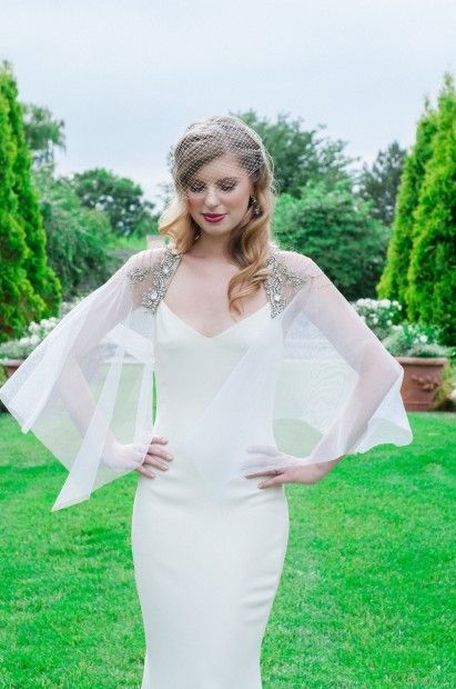 "Popular Among International Celebrities! Badgley Mischka: A Dress Brand Known for Its Sophisticated Designs and Elegance ♡"にて紹介している画像