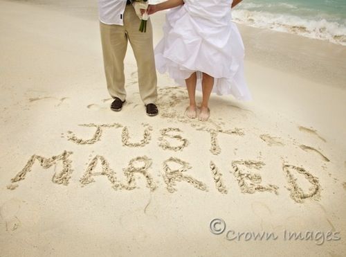 Essential Tips for Capturing Cute "Foot Shot" in Pre-Wedding and Wedding Photos: 7 How-To's ✨にて紹介している画像