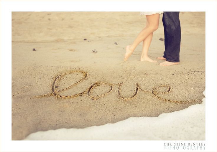 Essential Tips for Capturing Cute "Foot Shot" in Pre-Wedding and Wedding Photos: 7 How-To's ✨にて紹介している画像