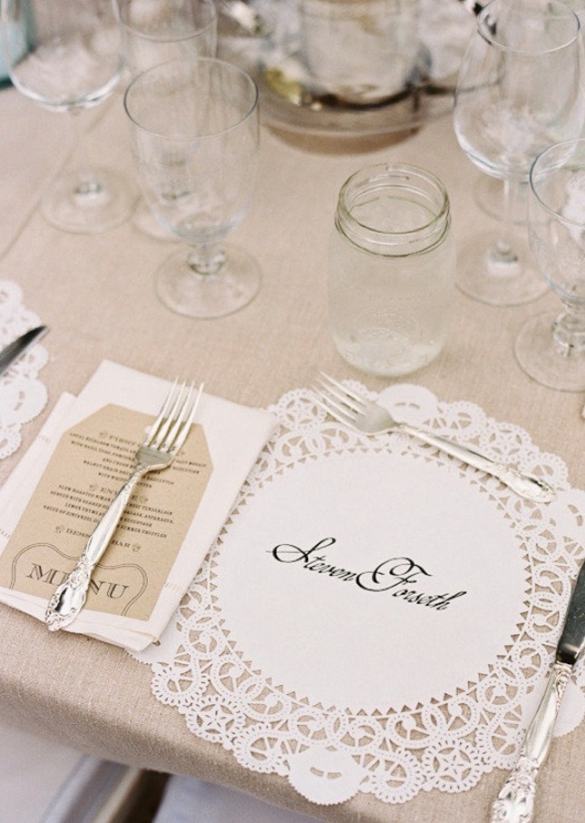 ワンランク上のおもてなし♡『オリジナルロゴ入りペーパーナプキン』を作るのがおしゃれ！にて紹介している画像