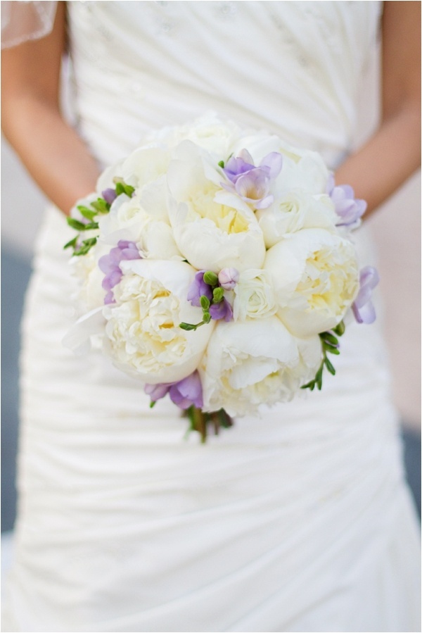 "Autumn Floral Bouquet Catalog: A Collection of Seasonal Flowers to Create the Perfect Bouquet♡"にて紹介している画像