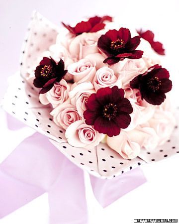 "Autumn Floral Bouquet Catalog: A Collection of Seasonal Flowers to Create the Perfect Bouquet♡"にて紹介している画像