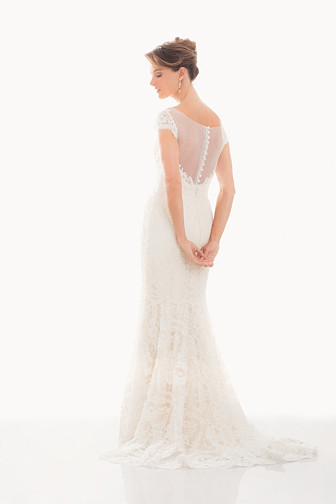 Unveiling Radiance: Achieve Unmatched Beauty with 'Jad Wadel' Wedding Dresses!にて紹介している画像