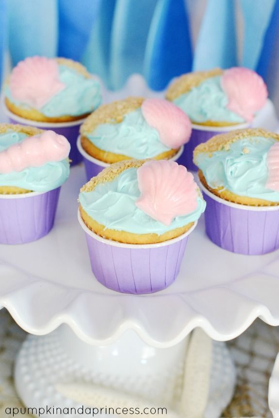 "Charming Party Food Ideas Perfect for Ariel's Little Mermaid Wedding"にて紹介している画像