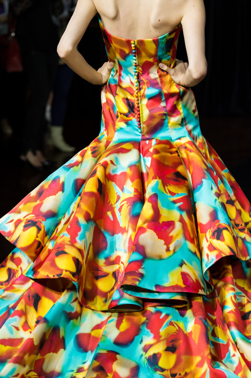 Complete Reveal of the Latest Collection: The Second Round of Mika Ninagawa's Wedding Dresses is Adorably Stunning!にて紹介している画像