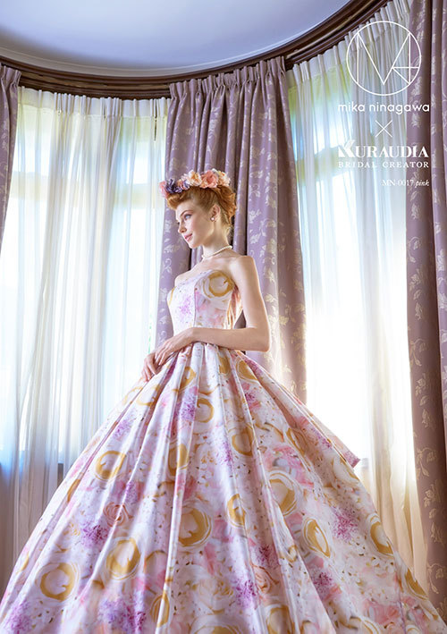 Complete Reveal of the Latest Collection: The Second Round of Mika Ninagawa's Wedding Dresses is Adorably Stunning!にて紹介している画像