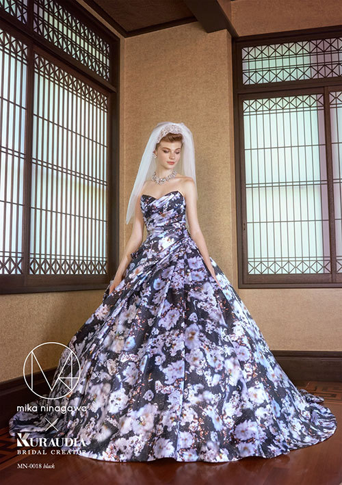 Complete Reveal of the Latest Collection: The Second Round of Mika Ninagawa's Wedding Dresses is Adorably Stunning!にて紹介している画像