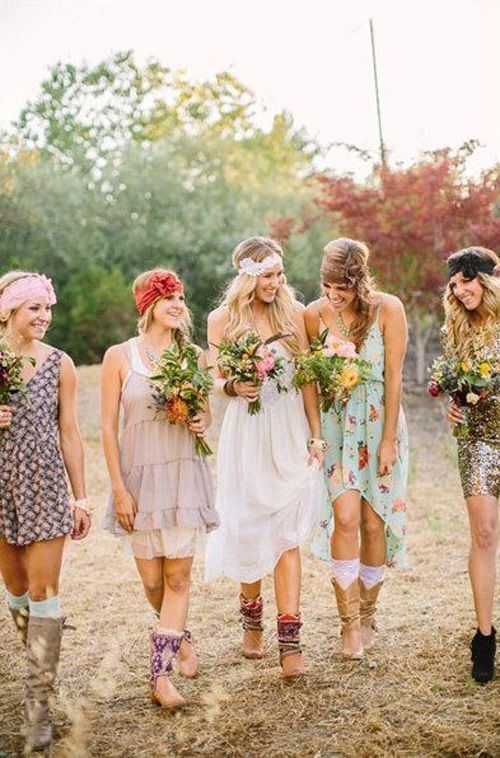Charming Bohemian Style: A Bridesmaid Fashion Collectionにて紹介している画像