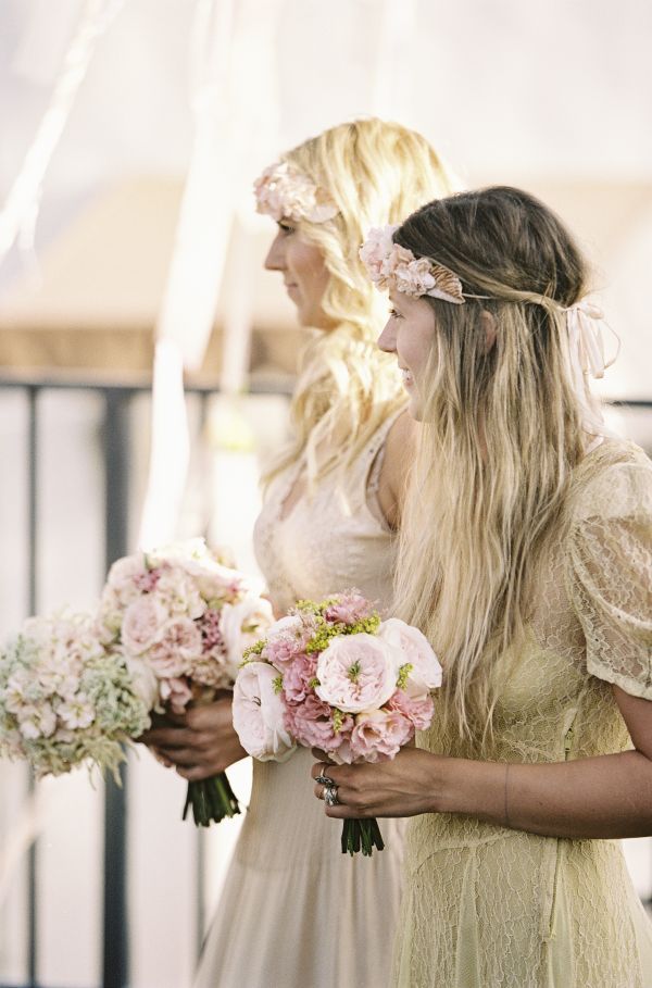 Charming Bohemian Style: A Bridesmaid Fashion Collectionにて紹介している画像