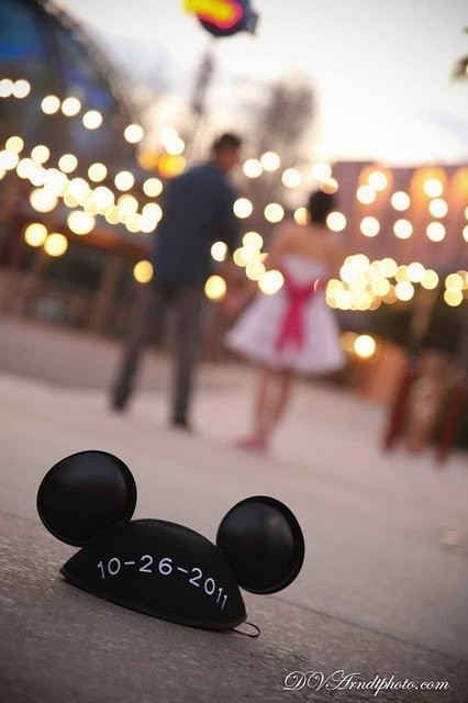 Vivian Hsu's Favorite: Adorably Cute Wedding Photos with Mickey Eared Hats!にて紹介している画像