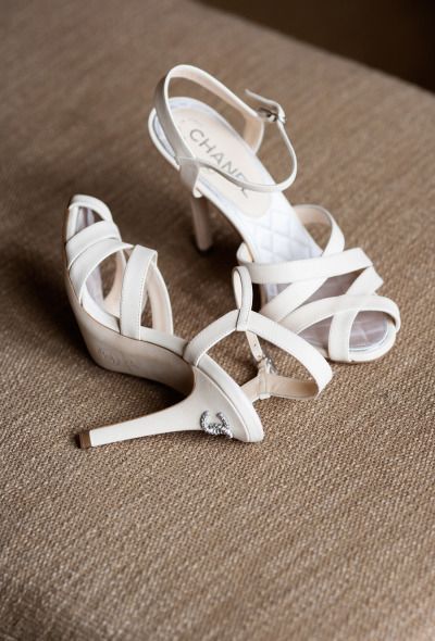 Cute Chanel Heels: Step into Happiness with Your Dream Brand Shoes!にて紹介している画像