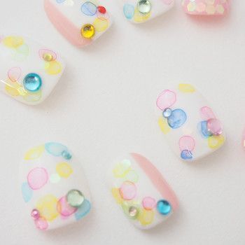 Ethereal and Beautiful: Perfect 'Rainbow Bubble Nail' for Brides, Adorably Cute! ♡にて紹介している画像