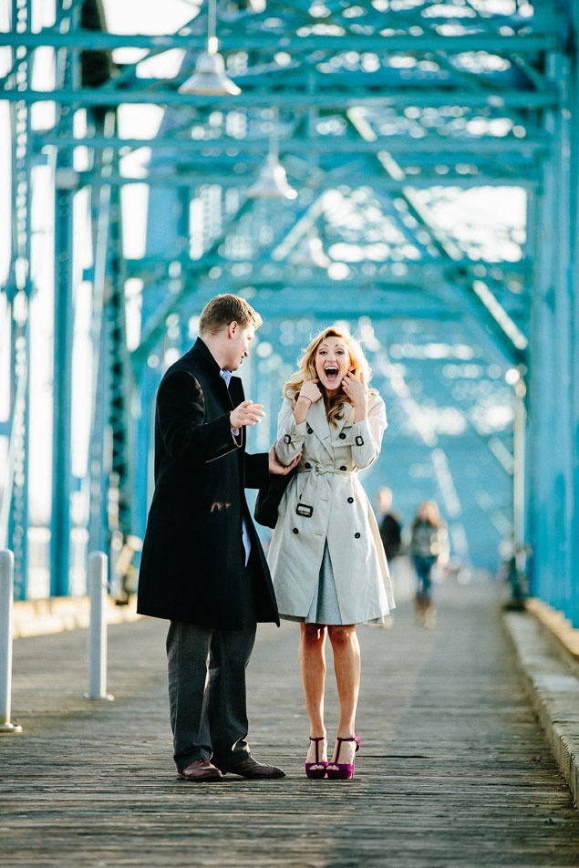 The Most Romantic Proposal Moments: Overflowing with Joy and Happy Tears!にて紹介している画像