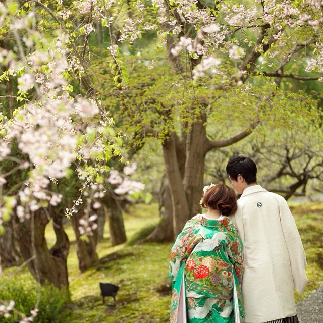 にじみでる幸せオーラ♡《後ろ姿ショット》を素敵に撮るアイディア＊にて紹介している画像