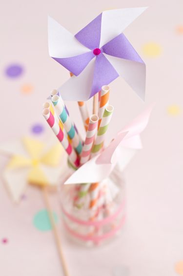 Not Just for Drinking! 7 Adorable Ways to Use Striped Paper Straws♡にて紹介している画像