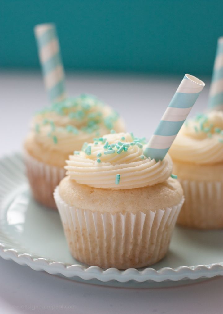 Not Just for Drinking! 7 Adorable Ways to Use Striped Paper Straws♡にて紹介している画像