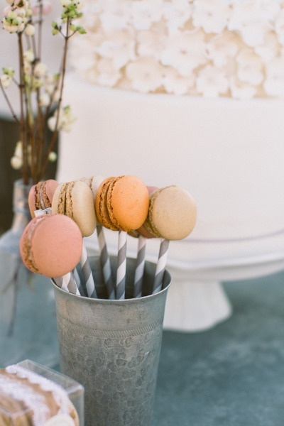 Not Just for Drinking! 7 Adorable Ways to Use Striped Paper Straws♡にて紹介している画像