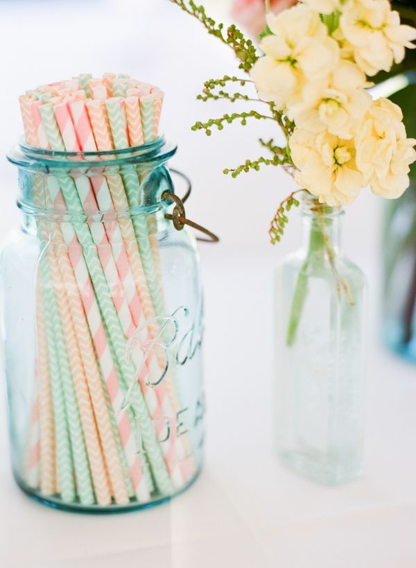 Not Just for Drinking! 7 Adorable Ways to Use Striped Paper Straws♡にて紹介している画像