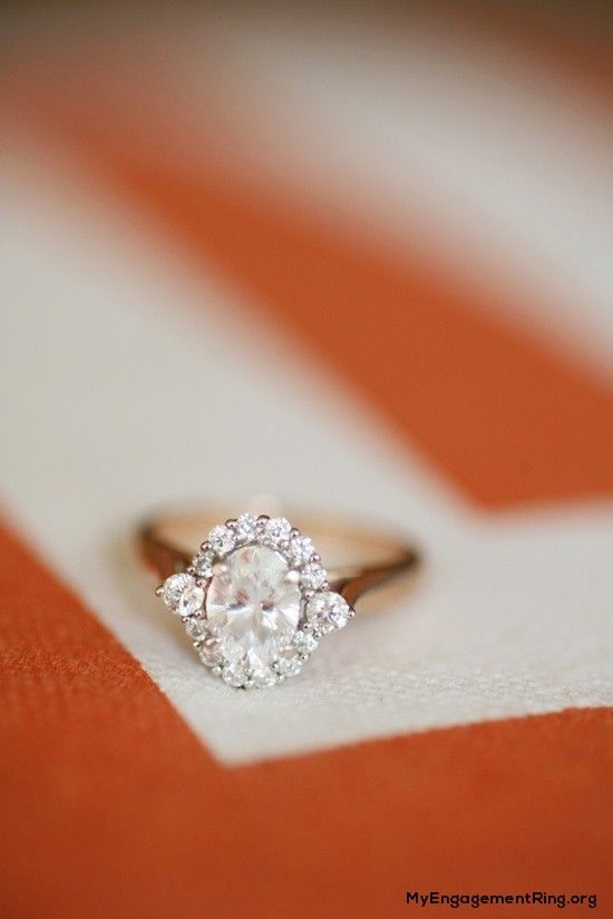 シンプルなデザインにきゅん♡ダイヤモンドが素敵なエンゲージリングをあつめました♡にて紹介している画像