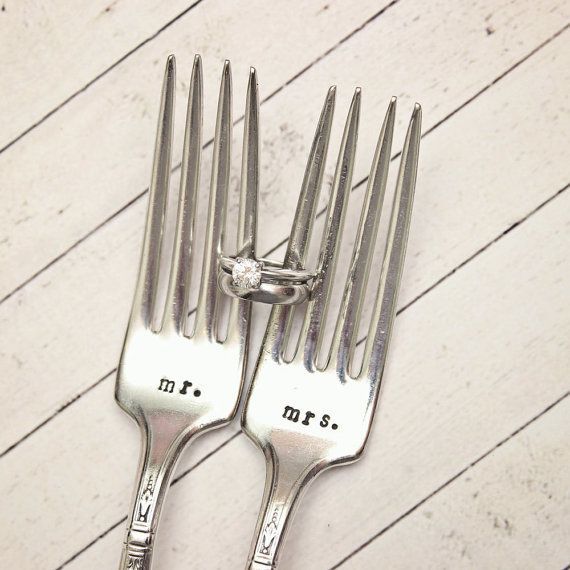 Recommended Gift for a Wedding: Message-Engraved Fork and Spoon from "Eve Of Joy"♡にて紹介している画像