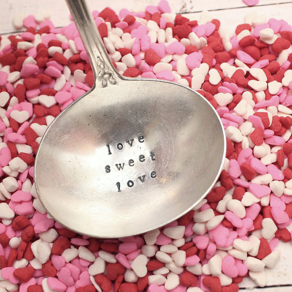 Recommended Gift for a Wedding: Message-Engraved Fork and Spoon from "Eve Of Joy"♡にて紹介している画像