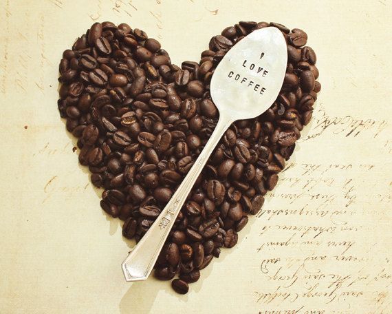 Recommended Gift for a Wedding: Message-Engraved Fork and Spoon from "Eve Of Joy"♡にて紹介している画像