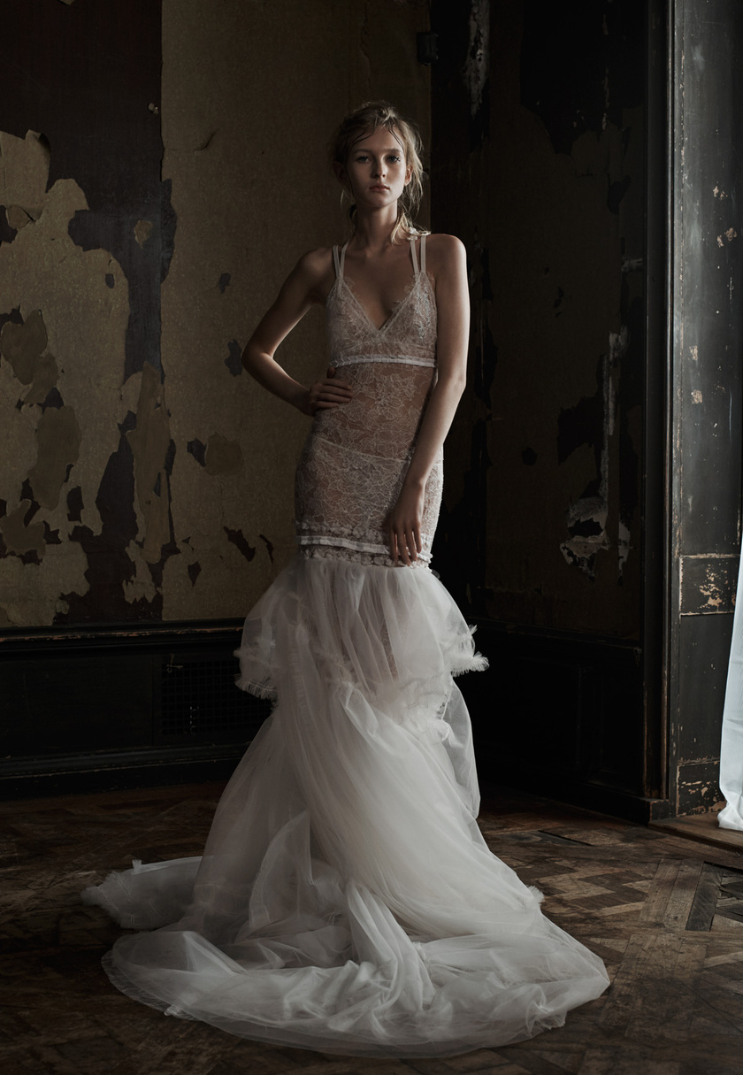 "Latest Trend in NY: Sheer Styles Make a Splash! Vera Wang's Spring 2016 Collection is Totally Transparent ♡"にて紹介している画像