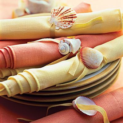 ワンランク上のおもてなし♩ナプキンをくるっと留めるおしゃれな『ナプキンホルダー』の使い方＊にて紹介している画像