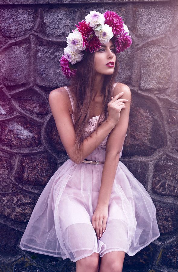 "Embrace the Language of Flowers: Celebrate Your Wedding with the Radiant 'Dahlia' in Full Bloom This Autumn"にて紹介している画像