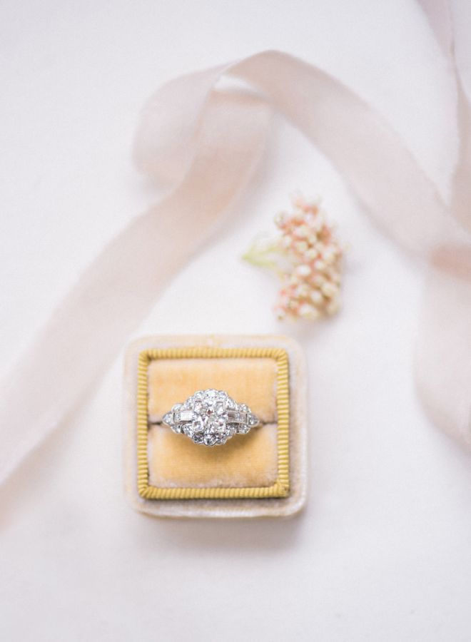 "Thursday Full of Love ♡ This Week's 15 Wonderful #weddingtb Finds on Instagram"にて紹介している画像