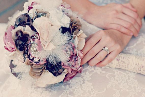 落ち着いた大人の色、エクリュベージュが特徴的なアンティークブーケをあつめました♡にて紹介している画像