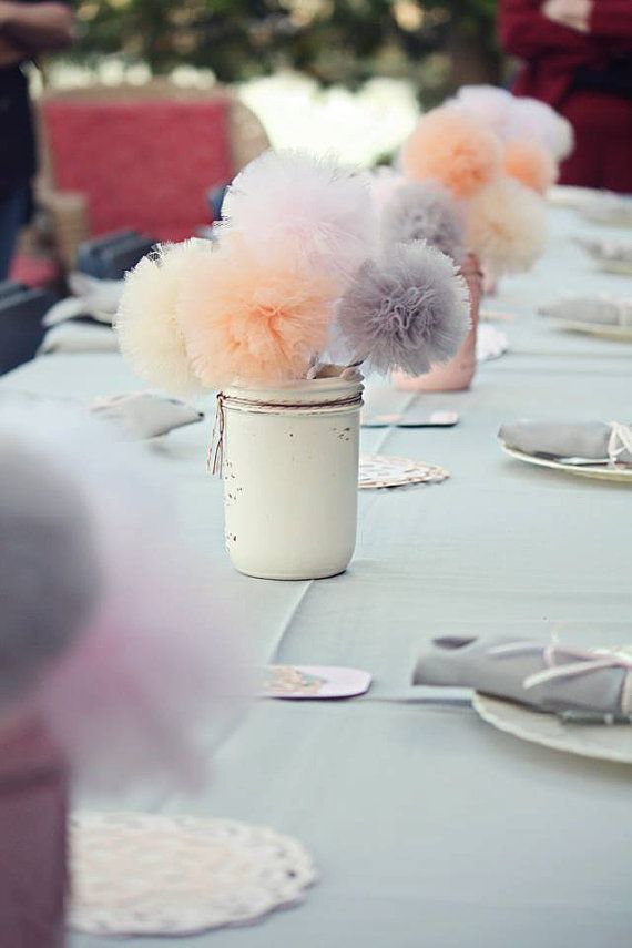 Easy DIY: Adorable Tulle Pom Poms That Create a Dreamy World ♡にて紹介している画像