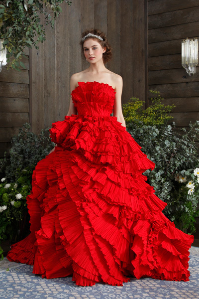 The Adorable Dress Collection 'Leaf for Brides' by Designer Yoko Yamashiro, Who Understands the Bride's Heart Perfectly ♡にて紹介している画像