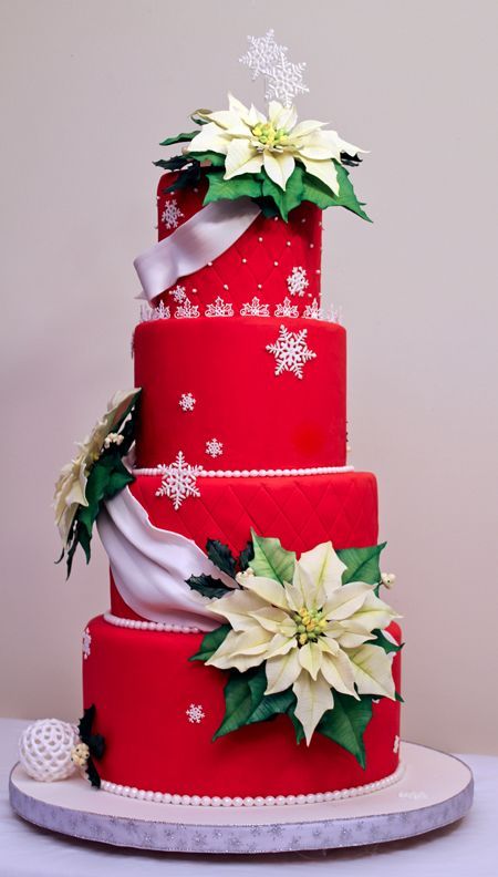 Perfect for the Holy Night: A Collection of Romantic Christmas-Themed Wedding Cakesにて紹介している画像