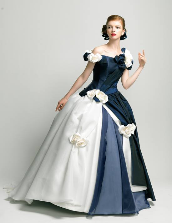 Custom-Made Perfection: A Special Feature on the Ultimate Dress 'Emarie' Created with Couture Techniques ♩にて紹介している画像