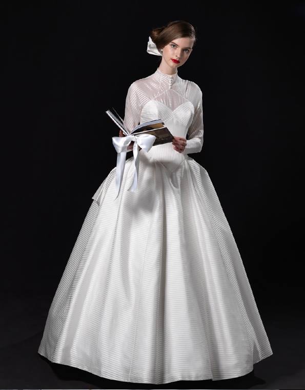 Custom-Made Perfection: A Special Feature on the Ultimate Dress 'Emarie' Created with Couture Techniques ♩にて紹介している画像